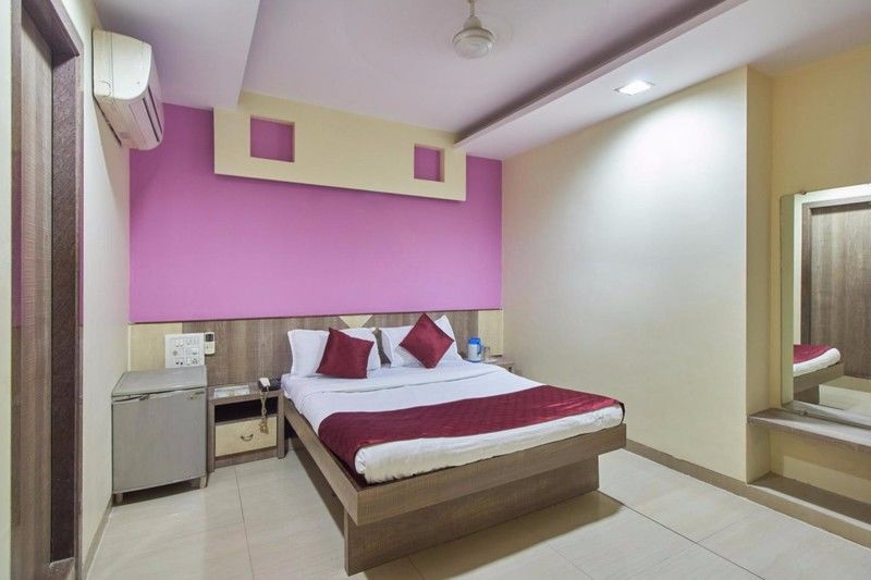 Hotel O Ak Palace Near Chhatrapati Shivaji International Airport Bombaim