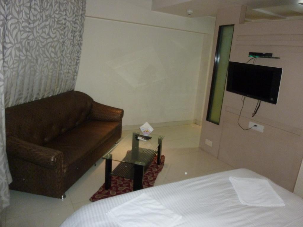Khwaish Presidency Hotel