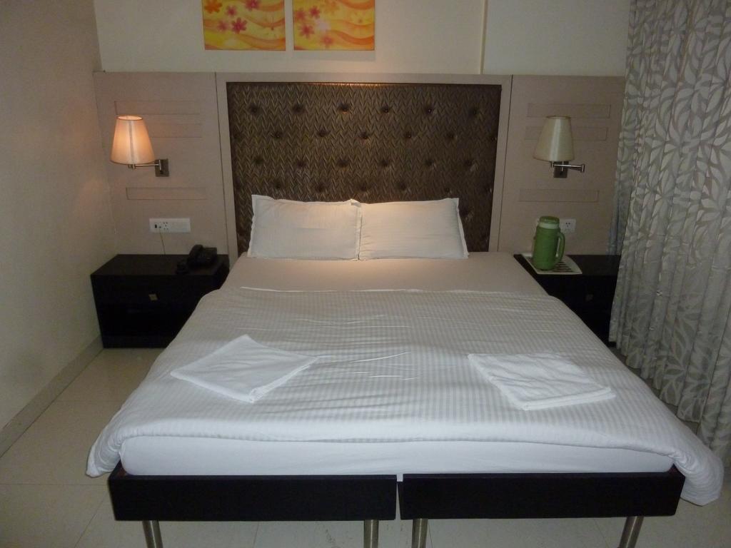 Khwaish Presidency Hotel 2*