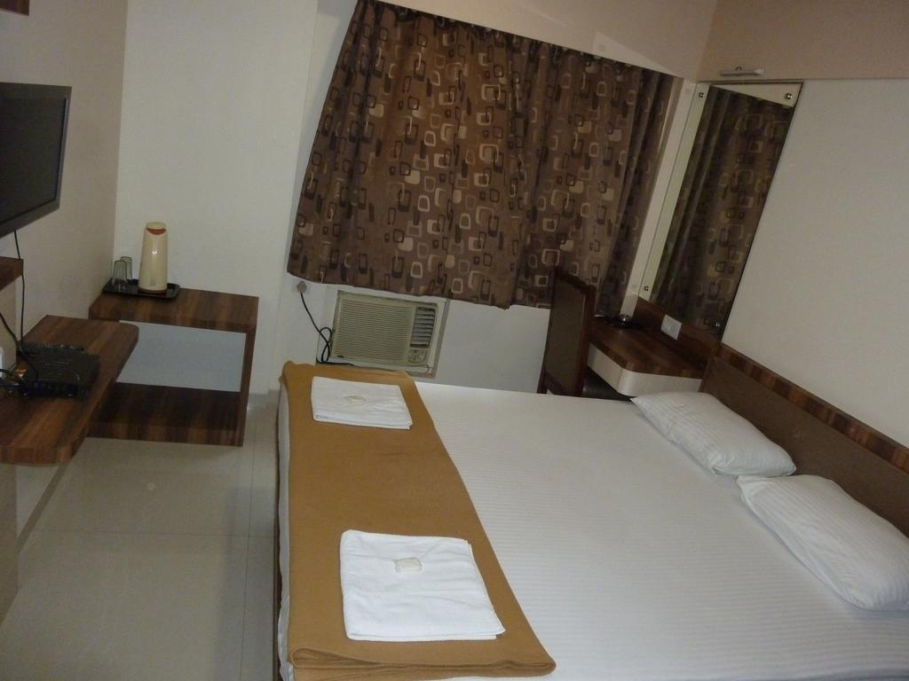 Hotel Karan Palace 3*
