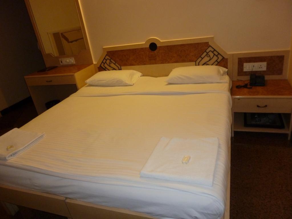 Hotel Karan Palace