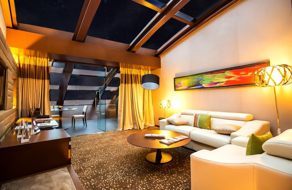Sahara Star Hotel