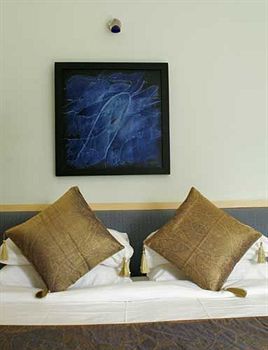 Sutra Donyx Hotel 2*