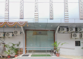 Fabhotel Address Hotel 3*