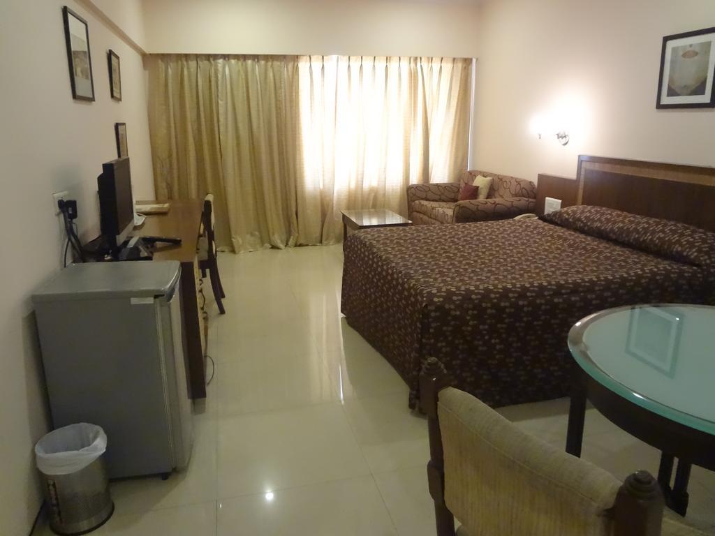Juhu Plaza 3*