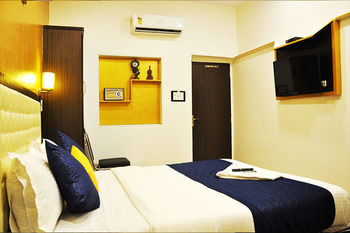 Aksa Powai *