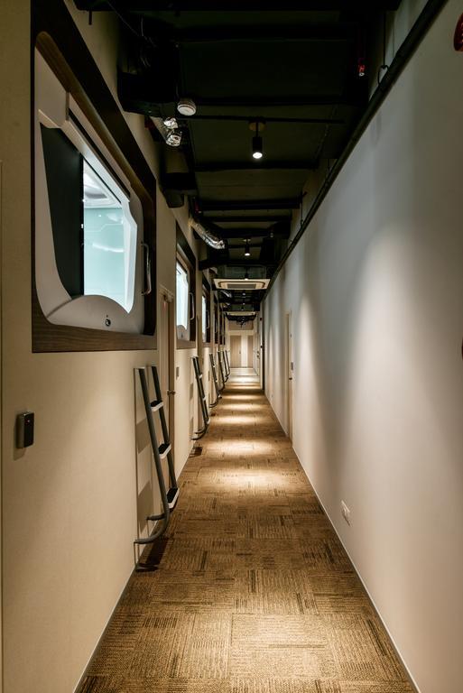 Capsule hotel Urbanpod 3*