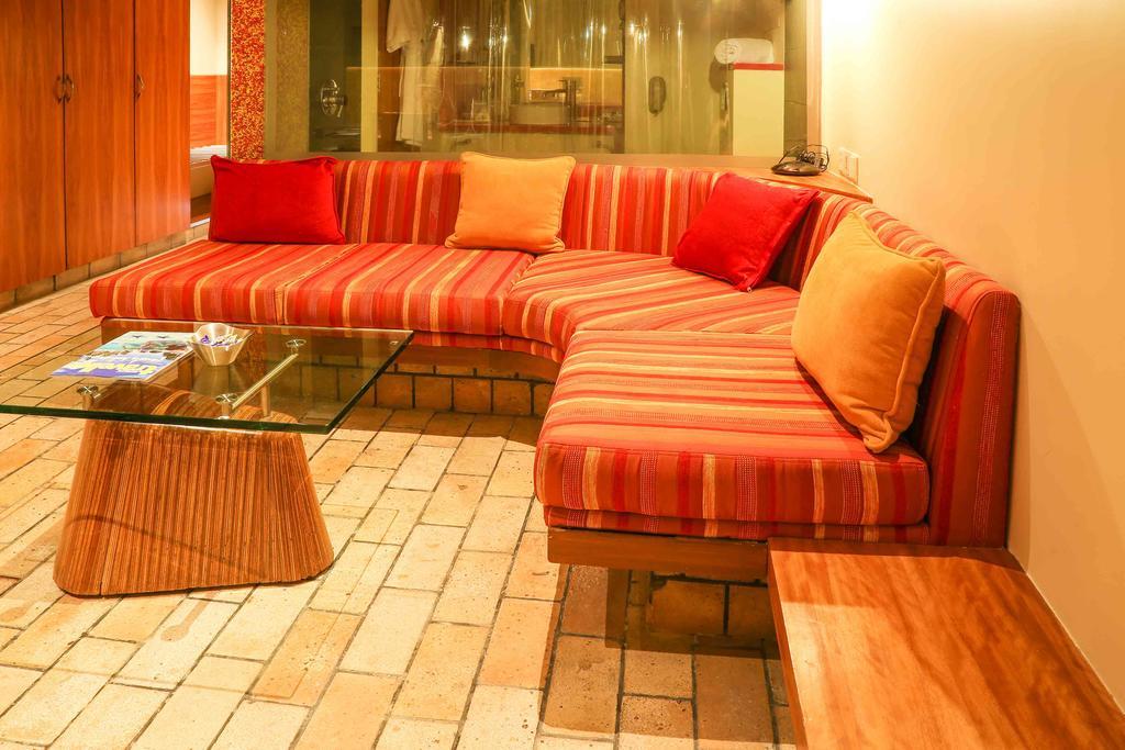 Hotel Waterstones Mumbai