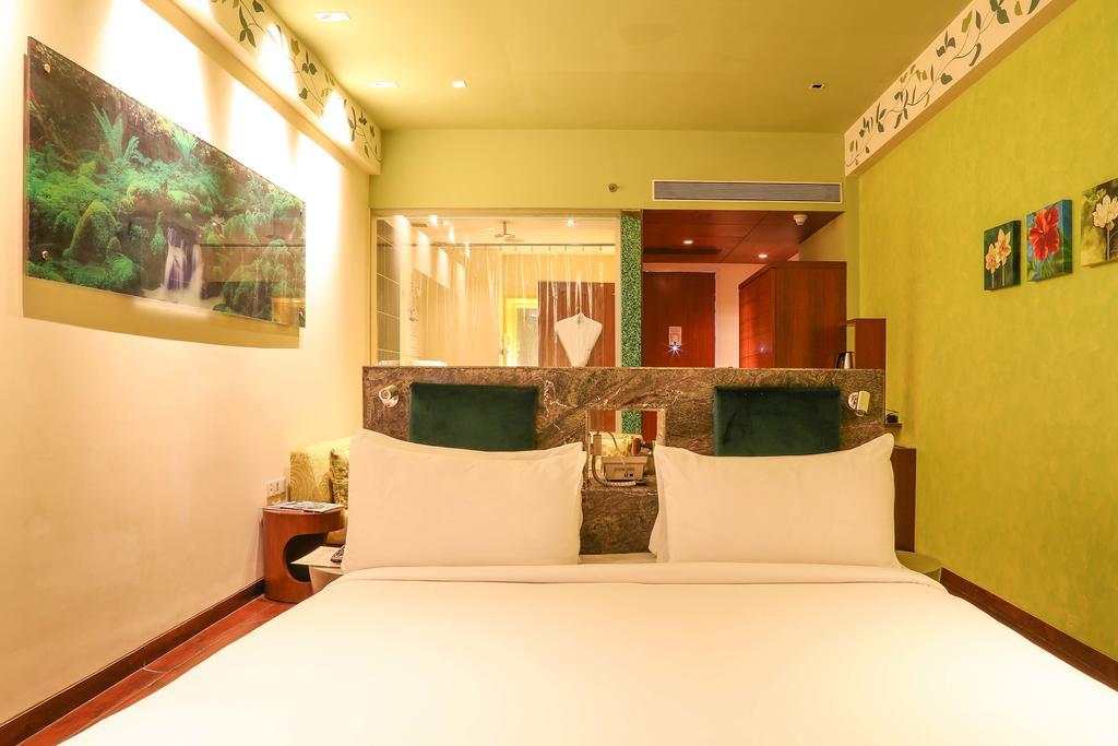 Hotel Waterstones Mumbai