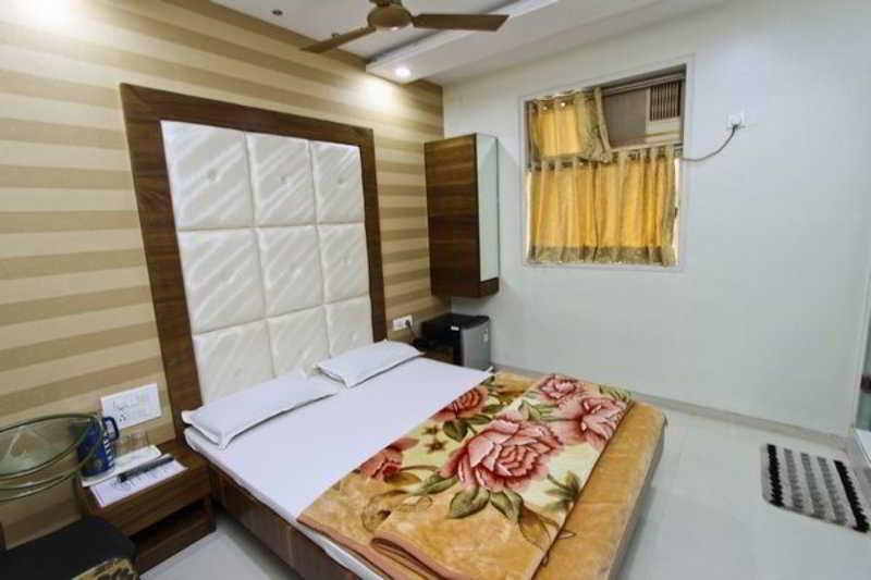 Fabexpress Satellite Mumbai