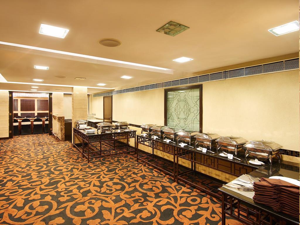 The Shalimar Hotel, Kemps Corner 4*