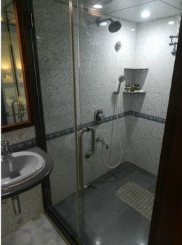 Emerald Htl And Executive Hotel 3*