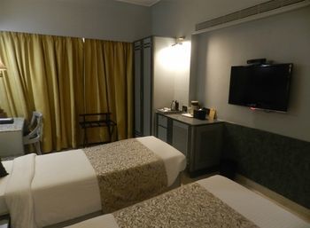 Hotel Emerald Htl And Executive 3*