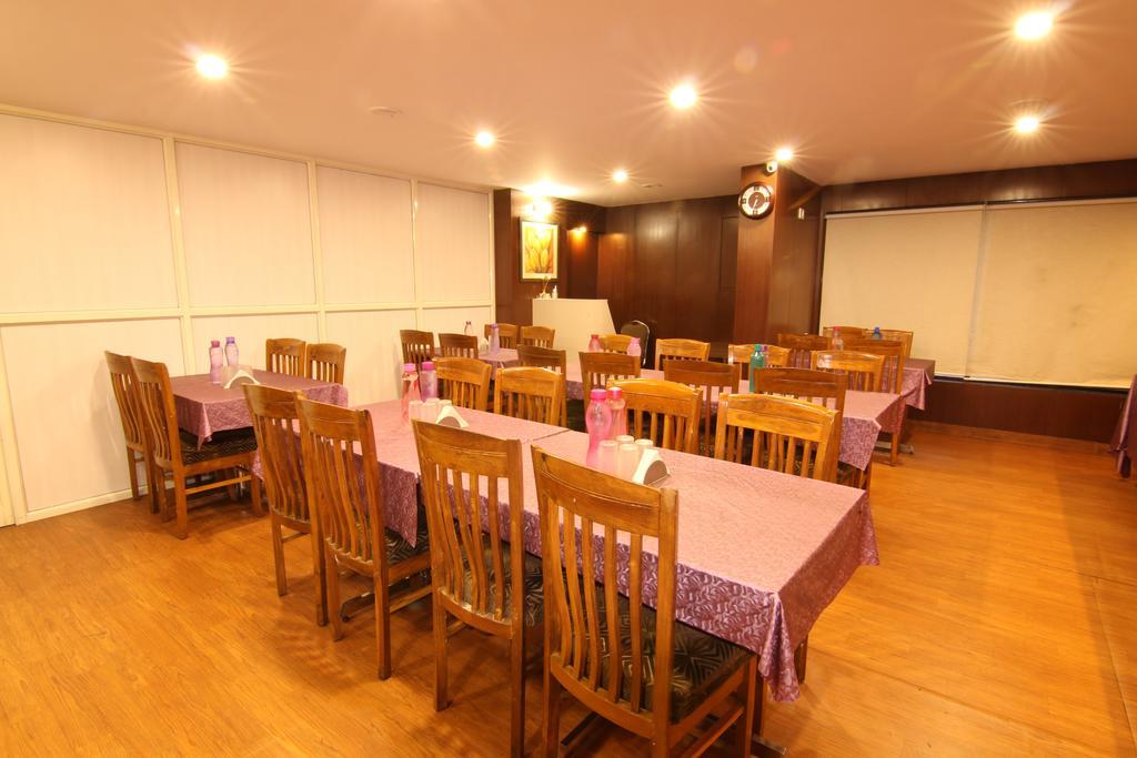 Oyo Premium Mumbai Saki Vihar 3*