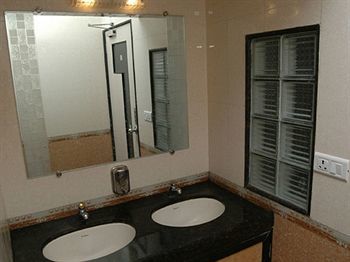 Nice Guest House Hotel Mumbai
