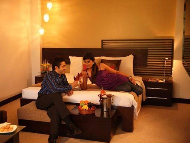 Sun-n-sand Juhu 5*