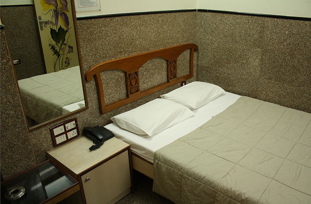 Royal Castle 2*