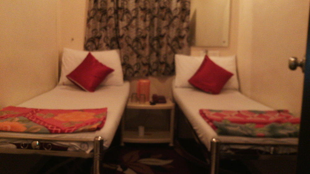 Hotel New India
