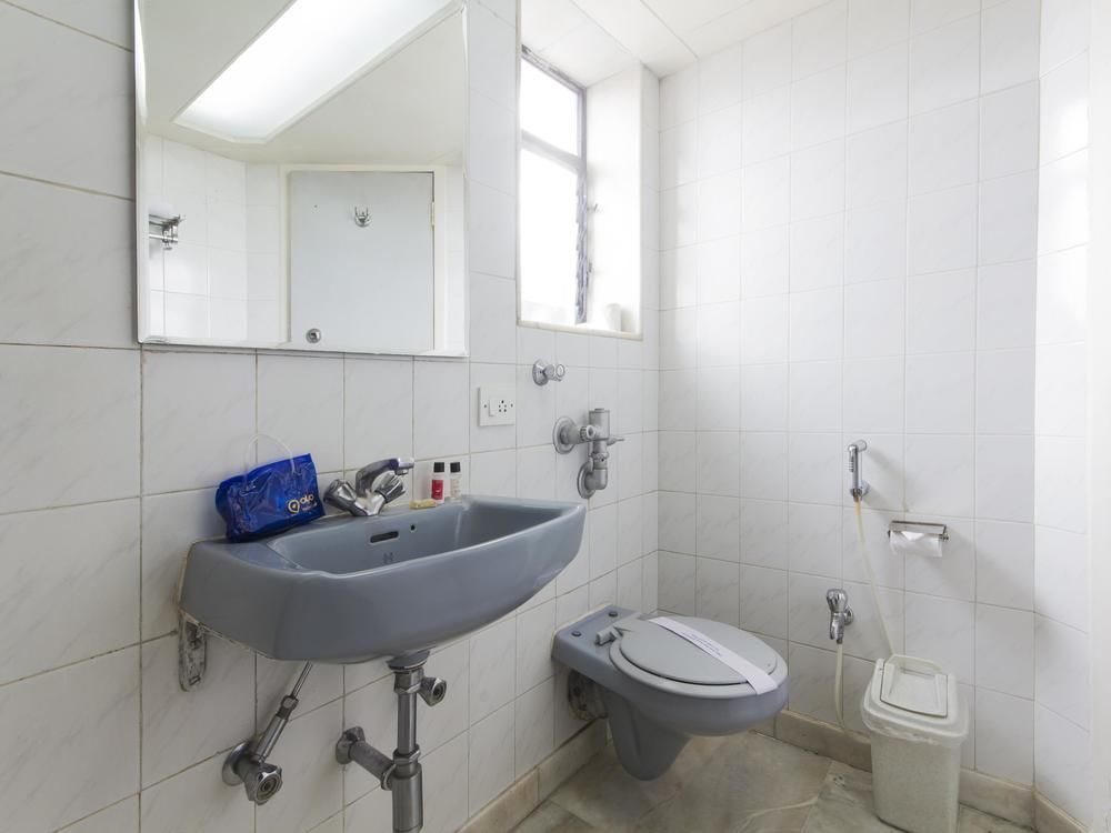 Hotel Oyo Premium Sion Railway Station Mumbai