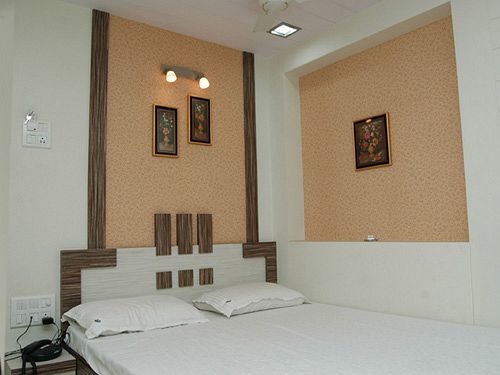 Hotel Nice Guest House Mumbai