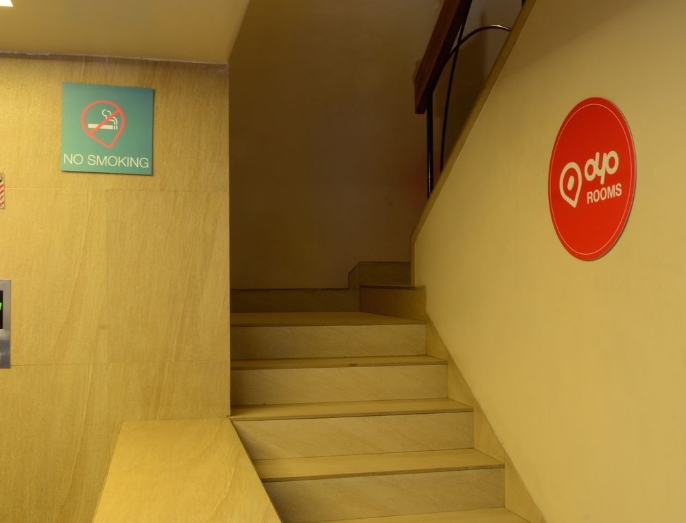 Hotel Oyo Premium Santacruz Station