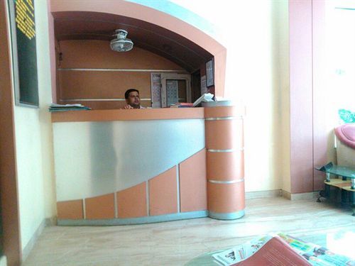 Hotel Fabexpress Satellite
