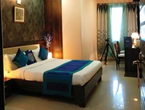 Lodge Adore Palace Mumbai