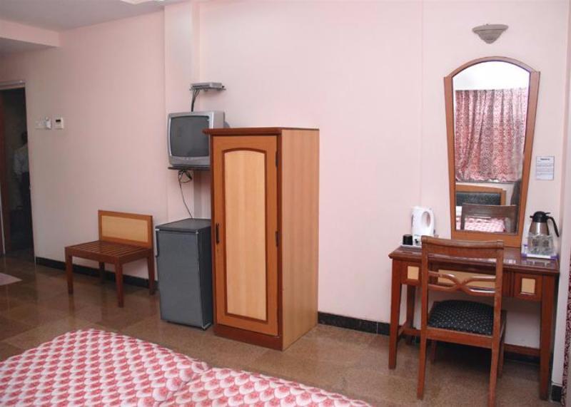 Harbour View Colaba Hotel 3*