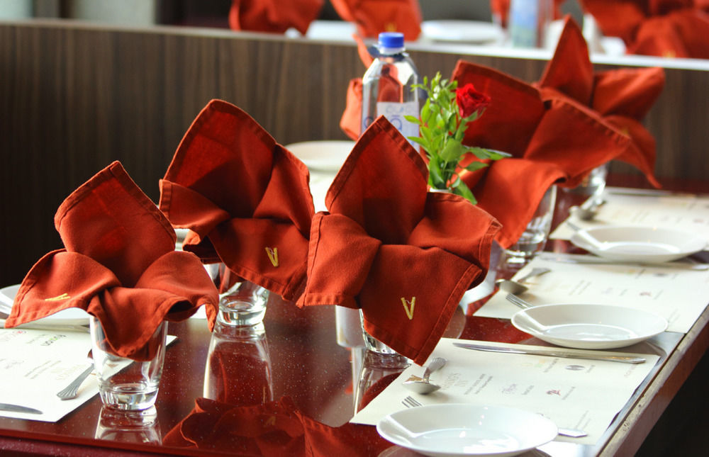 Vihang's 3* Mumbai