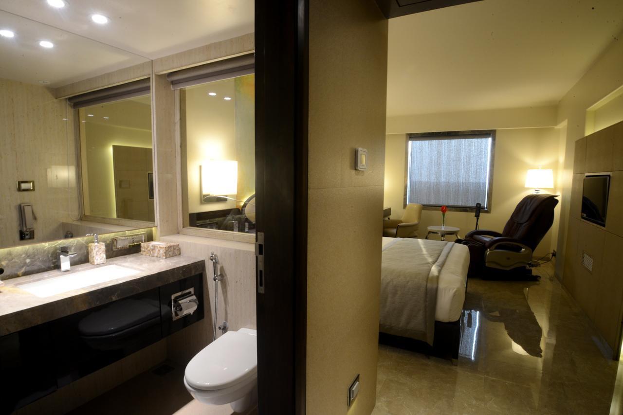 Sai Palace Grand, Malad 4*