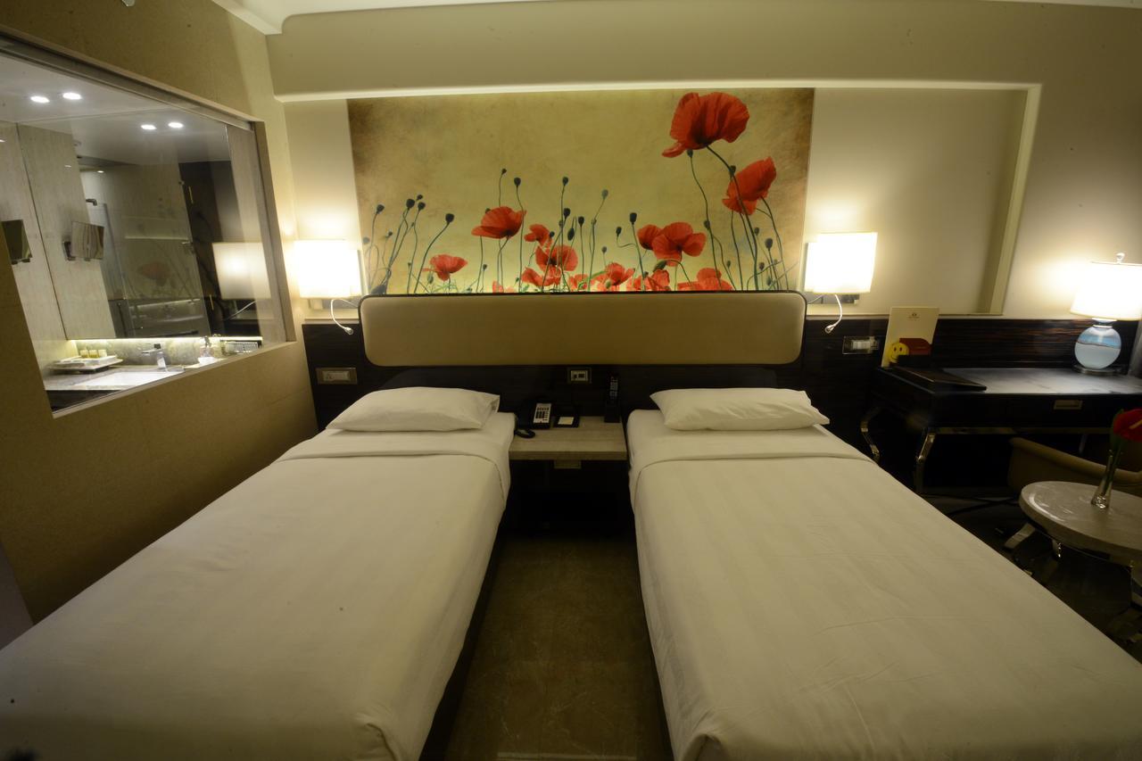 Sai Palace Grand, Malad 4*