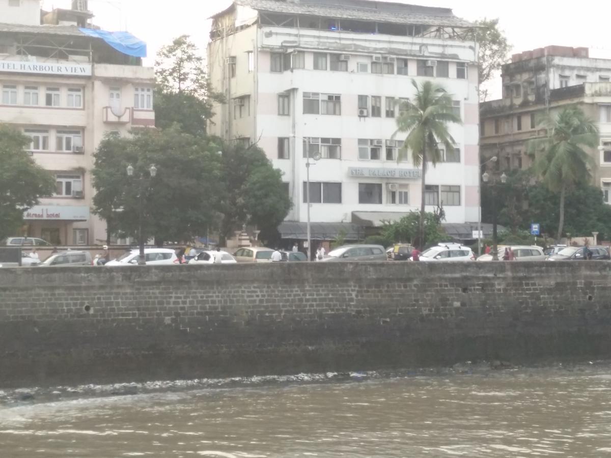 Hotel, Colaba 2*