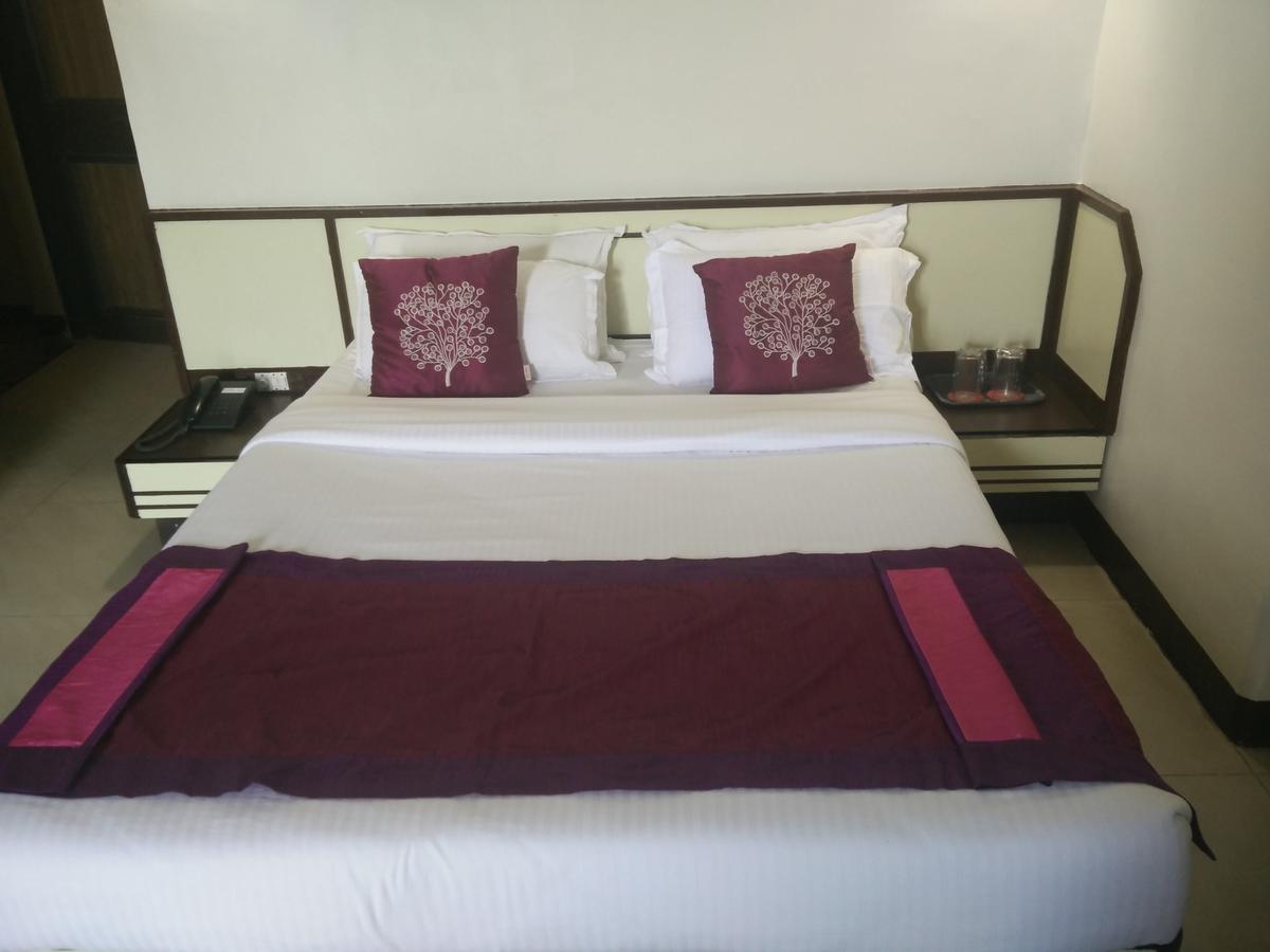 Hotel, Colaba