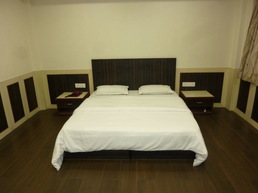 Point Dadar Hotel