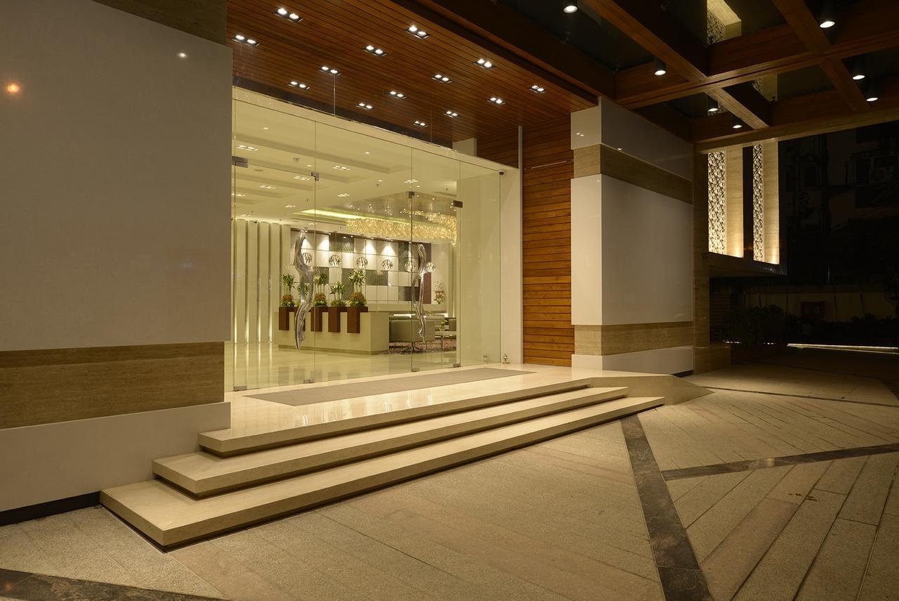 Genesis Near Airport