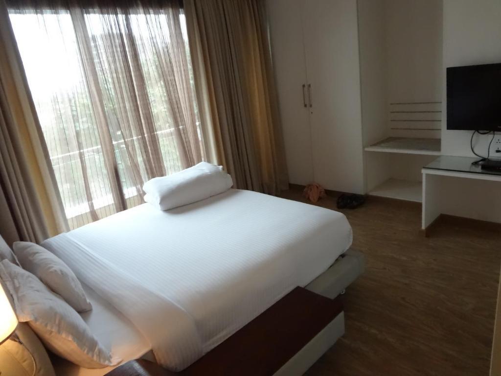 Laurent & Benon - Santacruz East Aparthotel 5*
