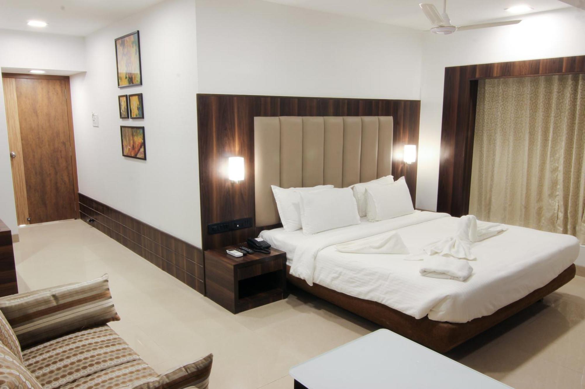 Golden Chariot The Boutique Hotel 3*