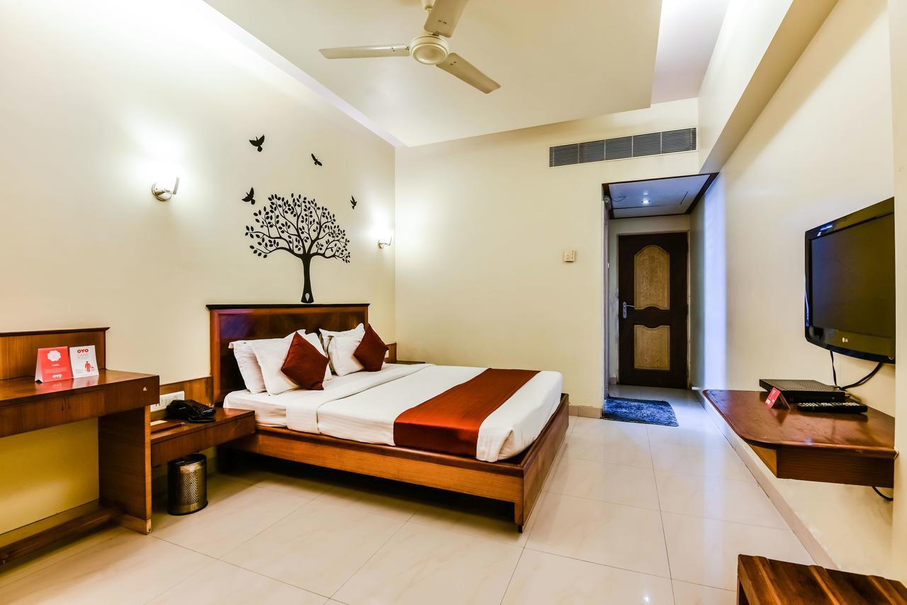 Hotel Dhiraj Mumbai