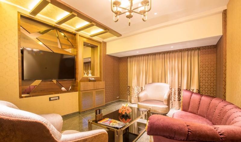 Peninsula Redpine 3* Mumbai