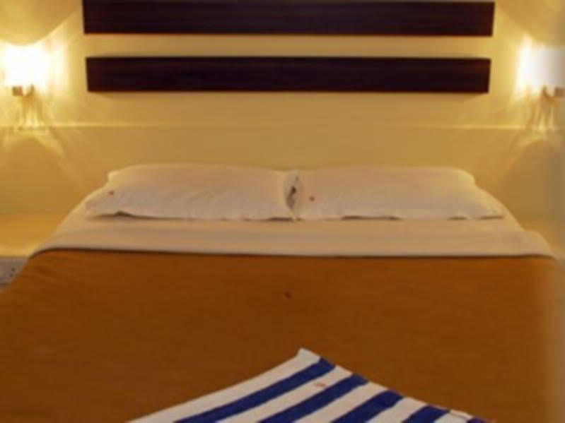 Golden Hotel 2*