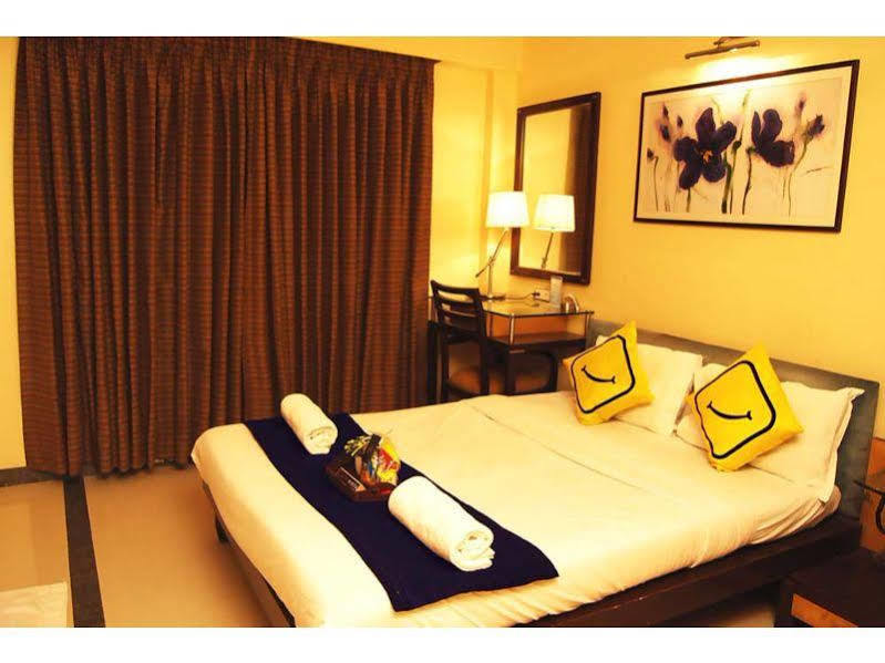 Hotel Vista Near Marine Lines Station Mumbai
