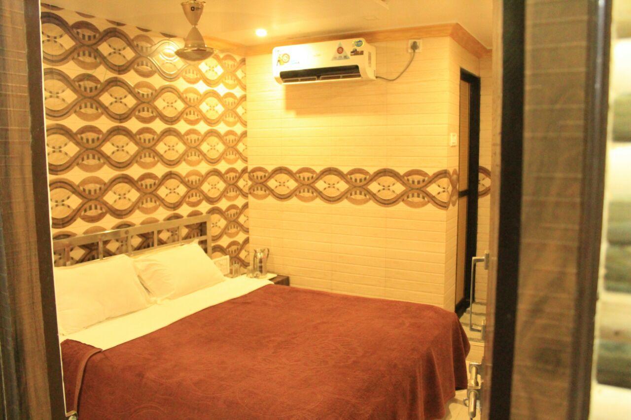 Al Ahad Hotel *