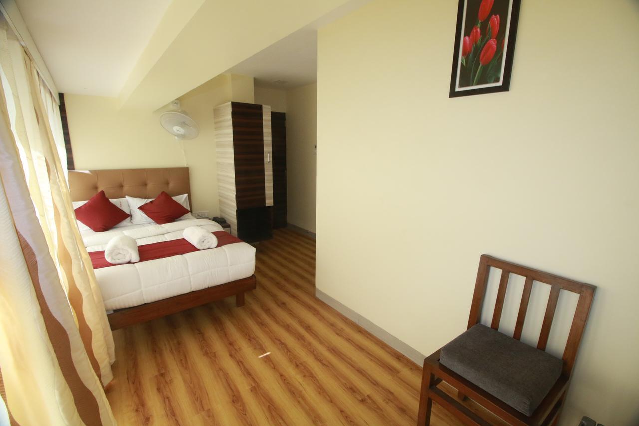 Alfa International Near Nanavati Hospital Near Airport Near Juhu