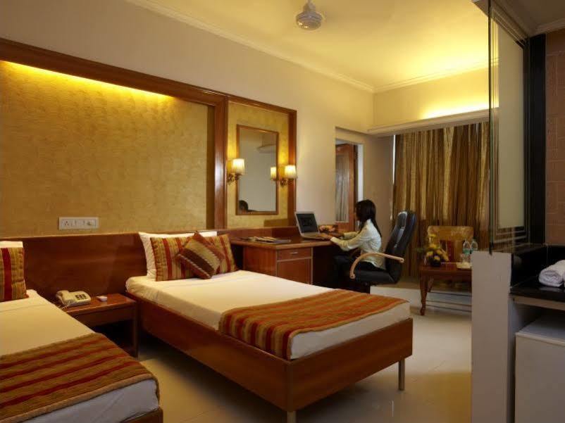 Hotel Avion 3*