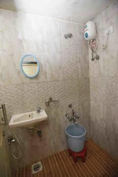 Hotel New India 3*