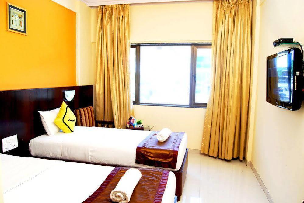 Vista Rooms Near Mumbai Intl. Airport Hotel 2*