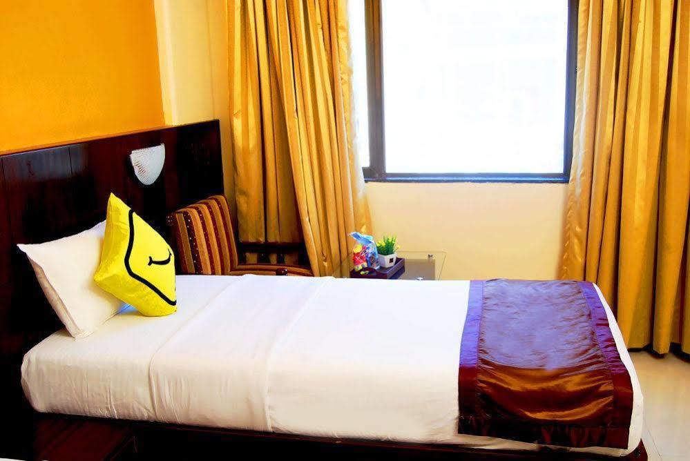 Vista Rooms Near Mumbai Intl. Airport 2*