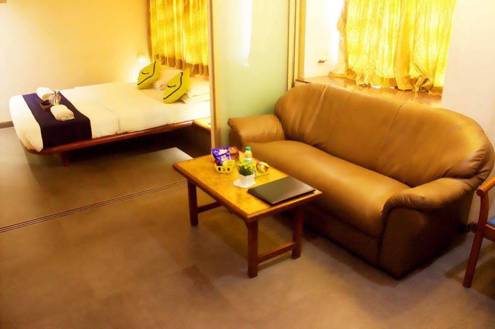 Vista Rooms Near Mumbai Intl. Airport 2*