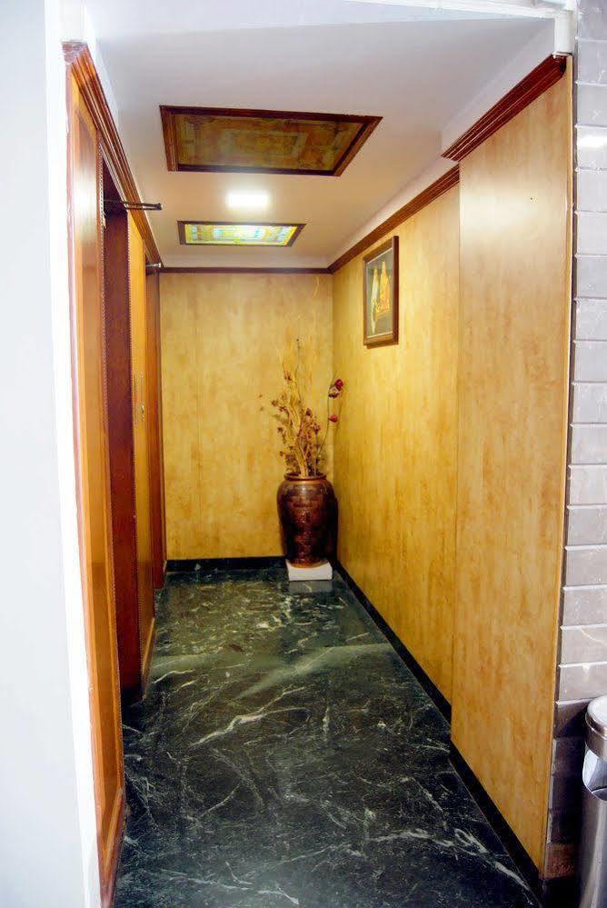 Vista Rooms Near Mumbai Intl. Airport Mumbai