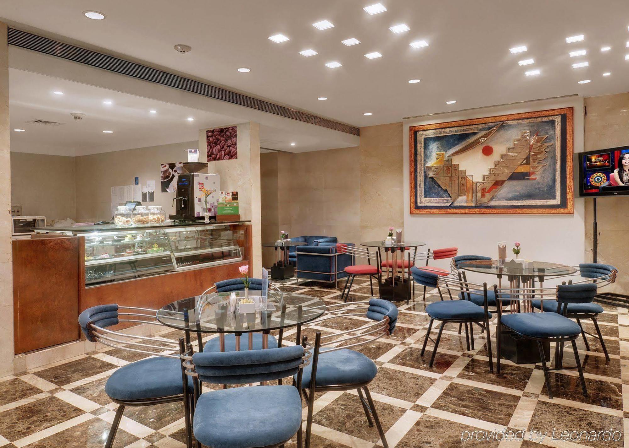 Hotel Kohinoor Continental, Airport